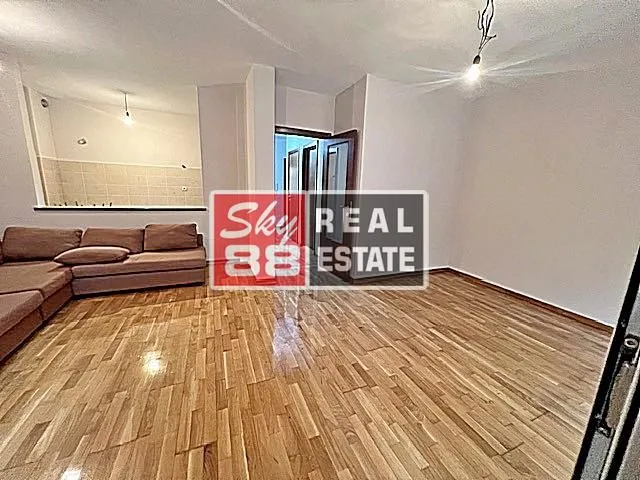 Izdavanje, trosoban stan, 81m², Vračar Hram, Vračar Sve Podlokacije