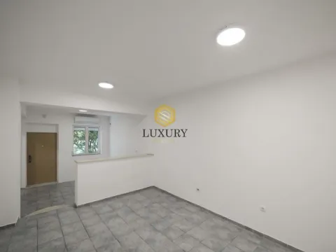 Prodaja, dvosoban stan, 62m², Stari Aerodrom, Podgorica