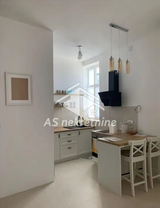 Izdavanje, stan, 57m², Zemun Kej, Zemun Sve Podlokacije