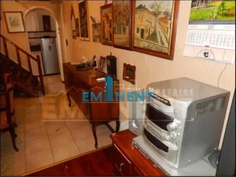 Prodaja, četvorosoban stan, 82m², Zemun Centar, Zemun Sve Podlokacije - image 4