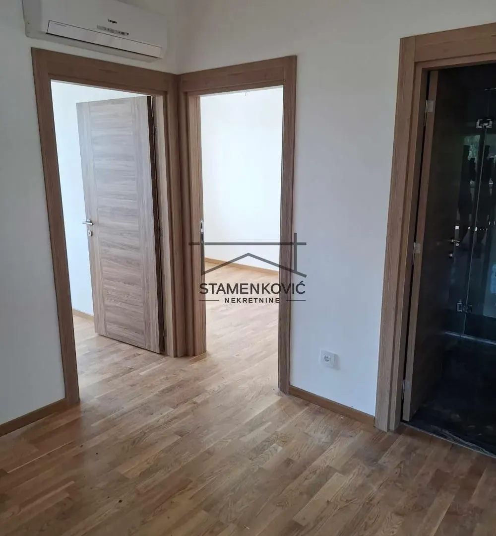 Prodaja, četvorosoban stan, 85m², Mišeluk, Petrovaradin