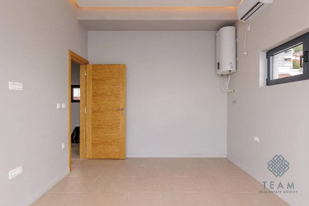 Sale, house, 315m², Krašići, Tivat