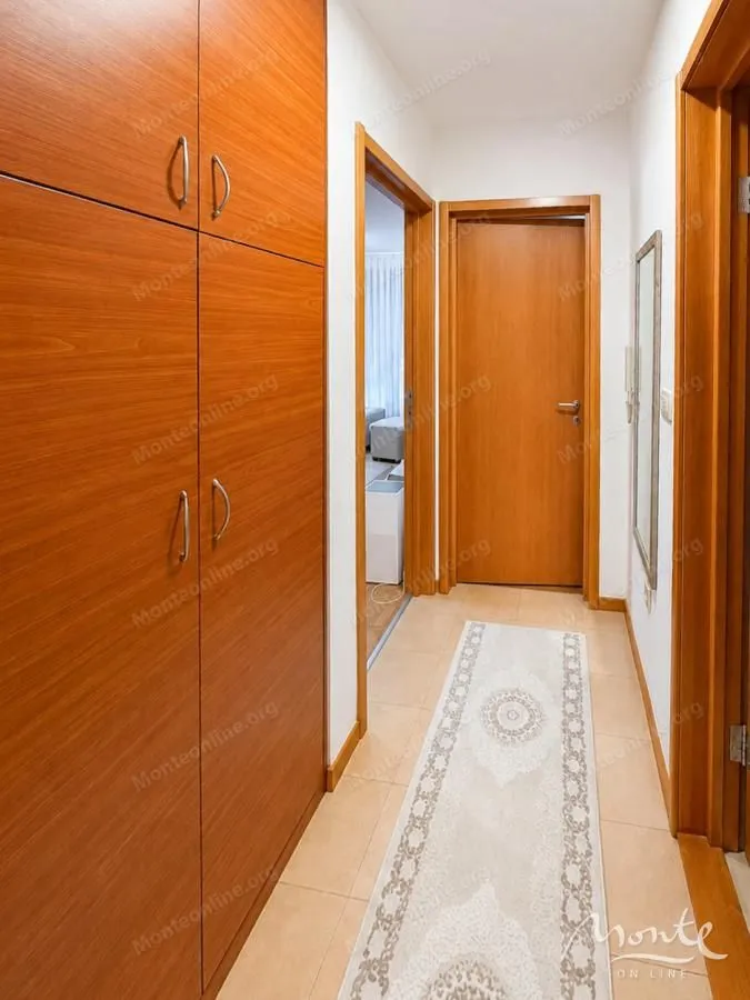 Prodaja, jednosoban stan, 42m², Stari Aerodrom, Podgorica