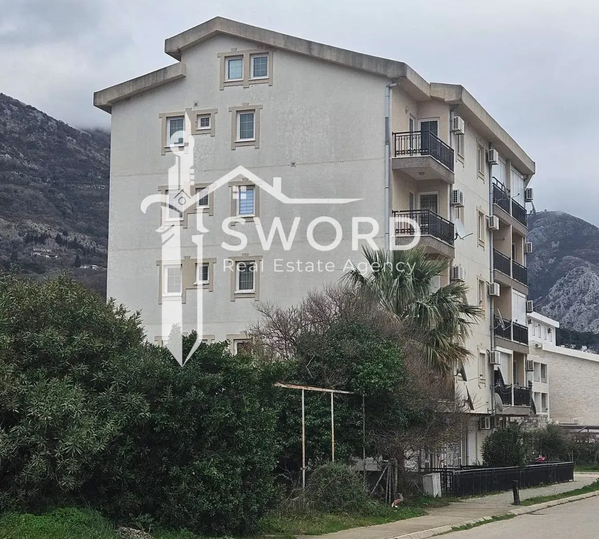 Sale, one bedroom apartment, 60m², Sutomore, Bar