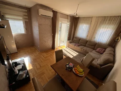 Prodaja, jednosoban stan, 46m², Stari Aerodrom, Podgorica - image 2
