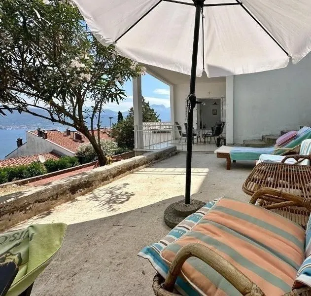 Prodaja, jednosoban stan, 60m², Krašići, Tivat