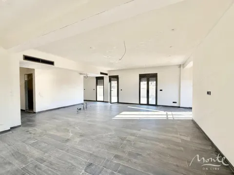 Prodaja, trosoban stan, 236m², Tivat, Crna Gora - image 2