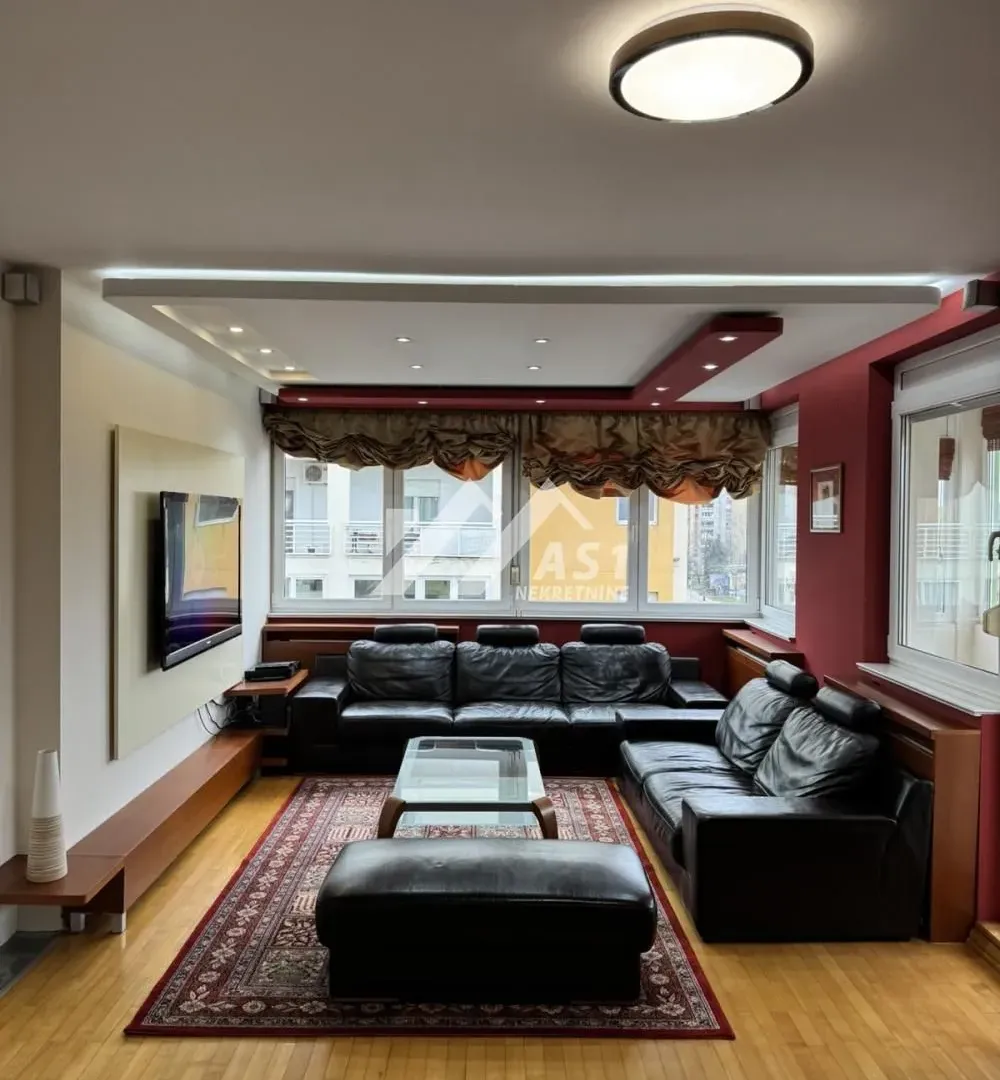 Izdavanje, trosoban stan, 86m², Grbavica, Novi Sad Sve Podlokacije