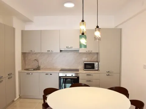 Daily-rent, three bedroom apartment, 67m², Bečići, Budva - image 9