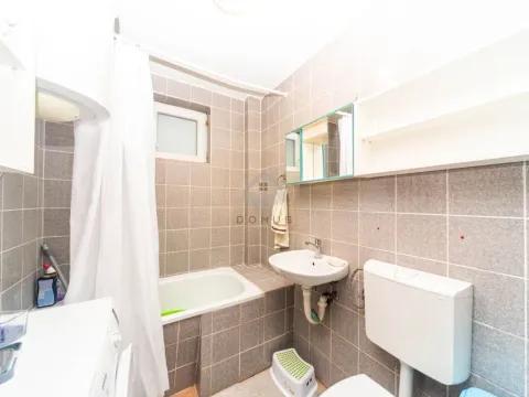 Rent, two bedroom apartment, 78m², Dalmatinska ulica, Podgorica - image 11