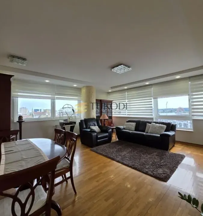 Sale, four bedroom apartment, 110m², Bulevar Oslobodjenja, Novi Sad Sve Podlokacije