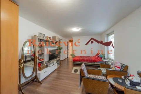 Sale, house, 260m², Resnik, Beograd - image 16