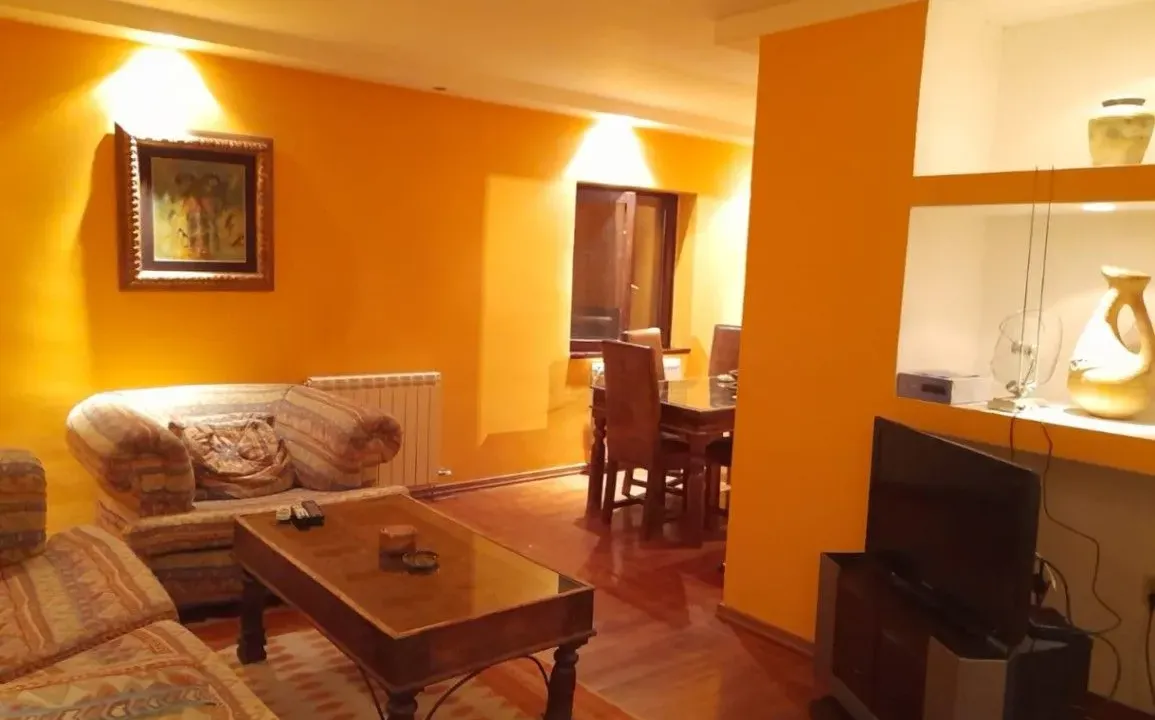 Izdavanje, trosoban stan, 90m², Momišići, Podgorica