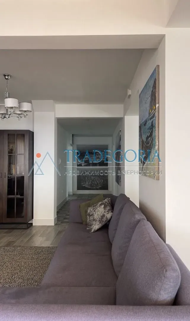 Prodaja, četvorosoban stan, 222m², Dobra Voda, Bar