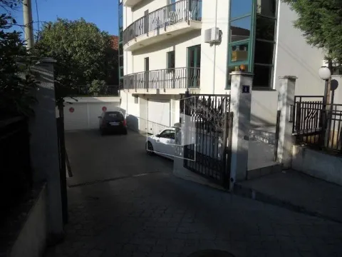 Izdavanje, stan, 100m², Gorica C, Podgorica - image 19