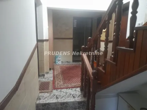 Prodaja, kuća, 220m², Bečmen, Surčin - image 9