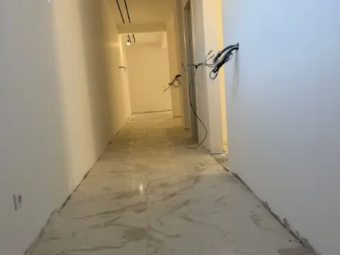 Prodaja, trosoban stan, 106m², Šušanj, Bar - image 9