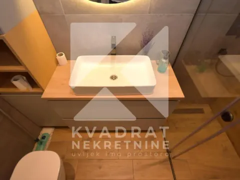 Izdavanje, dvosoban stan, 120m², Centar, Podgorica - image 12