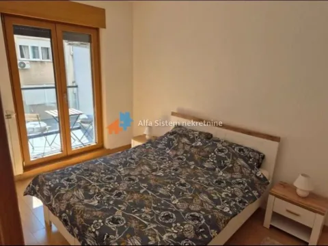 Rent, two bedroom apartment, 50m², Južni Bulevar, Vračar Sve Podlokacije - image 6