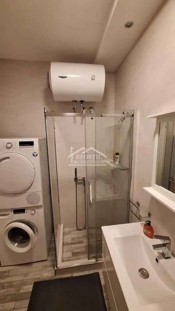 Izdavanje, dvosoban stan, 47m², Stari Grad, Beograd
