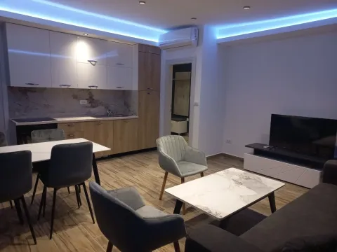 Rent, two bedroom apartment, 70m², Kalimanj, Tivat - image 5