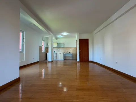 Rent, three bedroom apartment, 107m², Vezirov Most, Podgorica - image 12