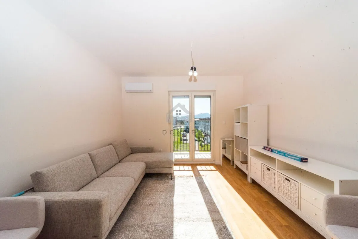 Izdavanje, jednosoban stan, 44m², Pobrežje, Podgorica