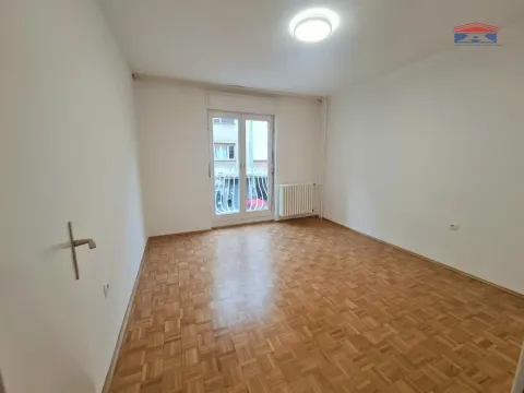 Izdavanje, poslovni prostor, 105m², Centar, Novi Sad - image 4