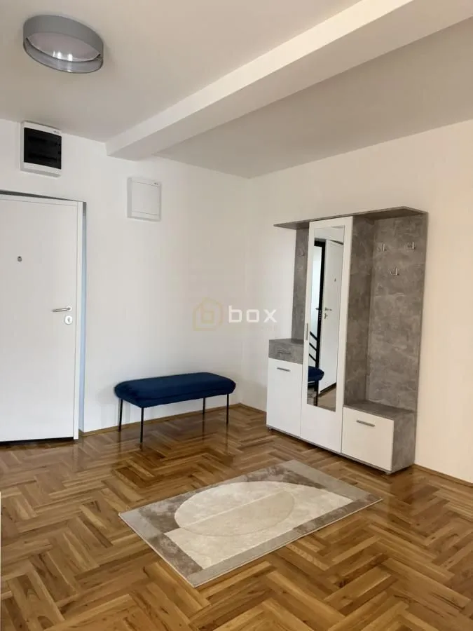 Izdavanje, dvosoban stan, 73m², Pantelej, Niš