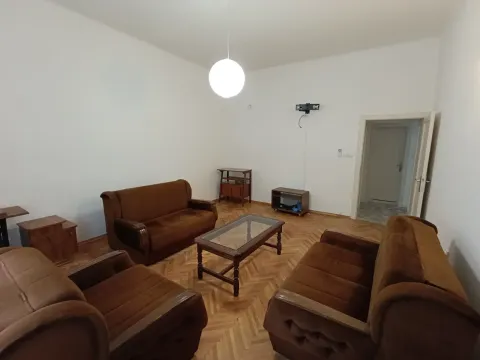 Izdavanje, poslovni prostor, 68m², Centar, Podgorica - image 2