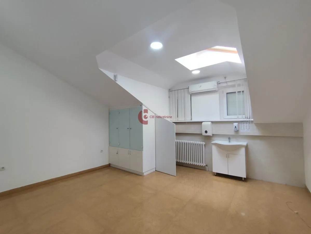 Rent, office space, 320m², Centar, Subotica