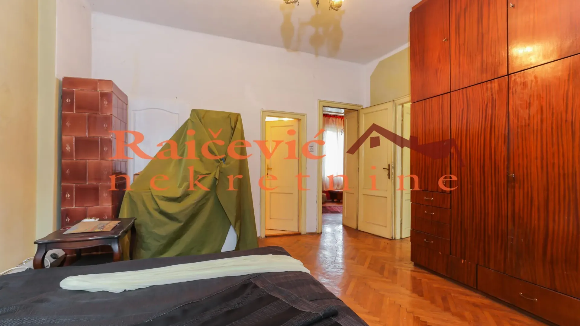Sale, three bedroom apartment, 95m², Vračar, Šid