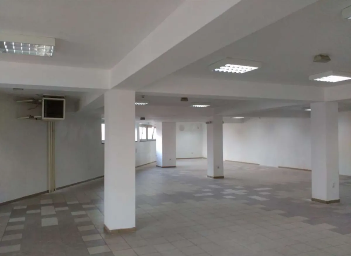 Izdavanje, poslovni prostor, 237m², Zemun Centar, Zemun Sve Podlokacije