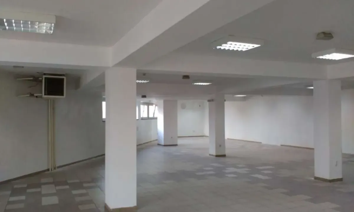Izdavanje, poslovni prostor, 237m², Zemun Centar, Zemun Sve Podlokacije