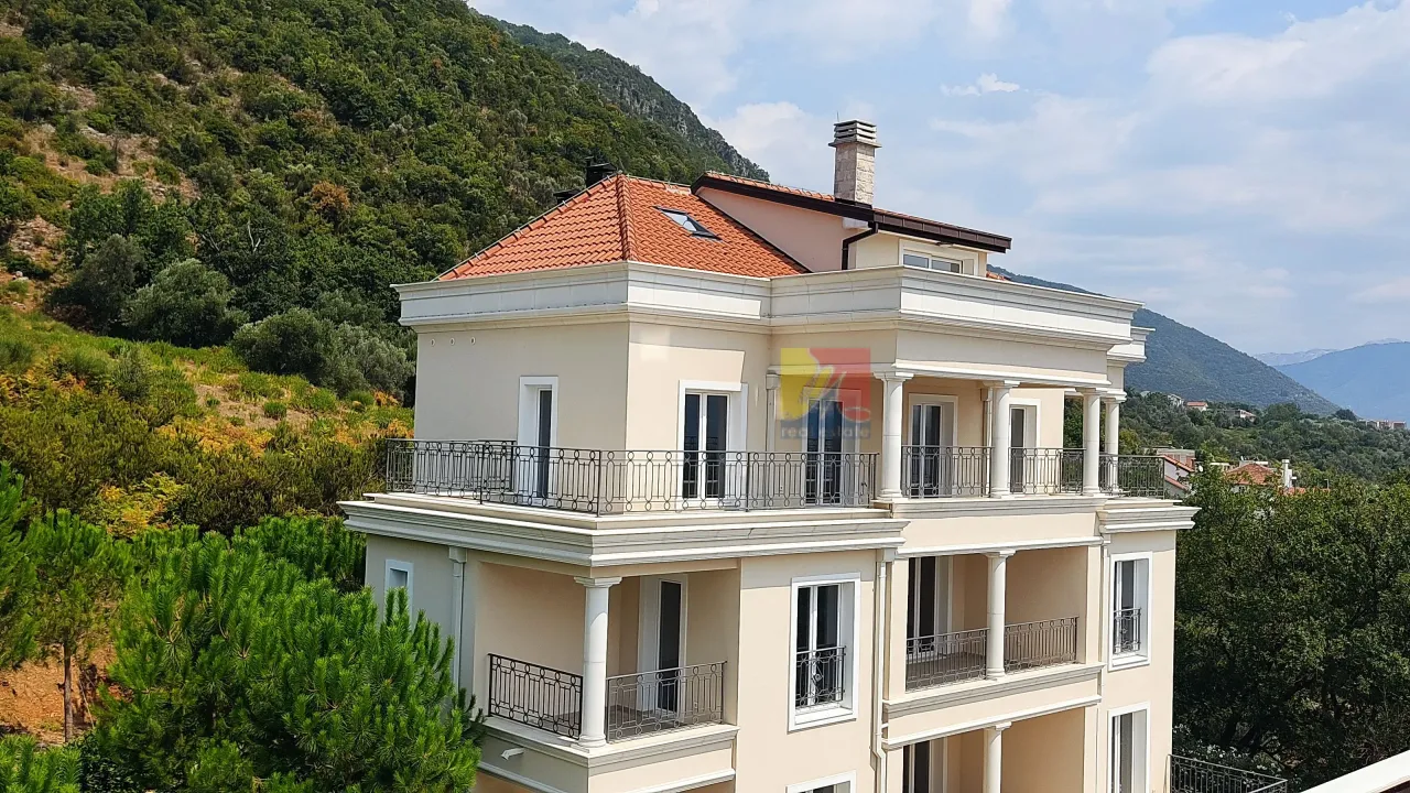 Sale, three bedroom apartment, 217m², Herceg Novi, Crna Gora