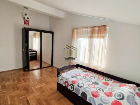 Izdavanje, dvosoban stan, 115m², Tološi, Podgorica - image 10