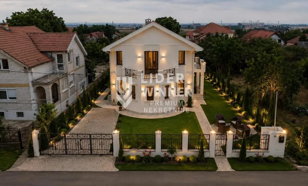 Prodaja, kuća, 250m², Surčin, Beograd