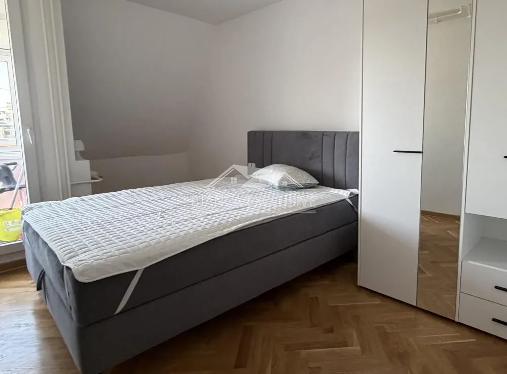 Sale, three bedroom apartment, 72m², Savski Venac, Beograd
