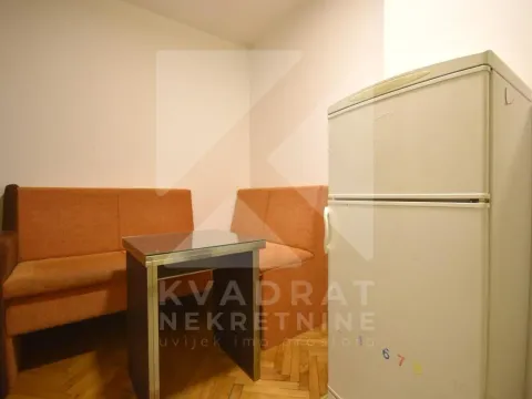 Rent, one bedroom apartment, 33m², Stara Varoš, Podgorica - image 2