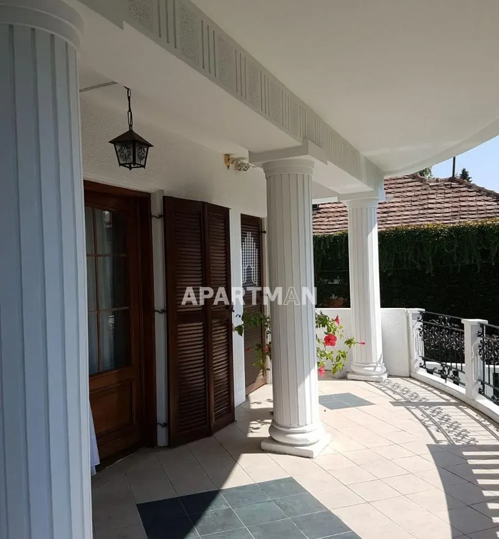 Izdavanje, kuća, 415m², Senjak, Beograd