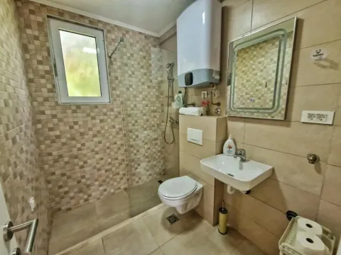 Izdavanje, jednosoban stan, 50m², Kavač, Kotor - image 11