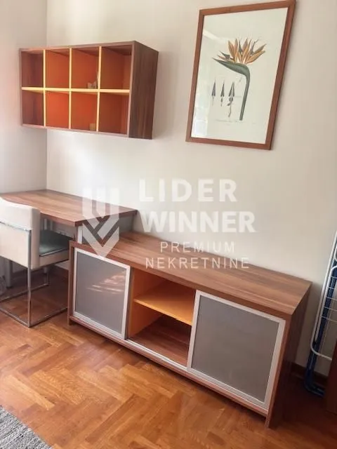 Rent, three bedroom apartment, 66m², Stari Grad, Beograd