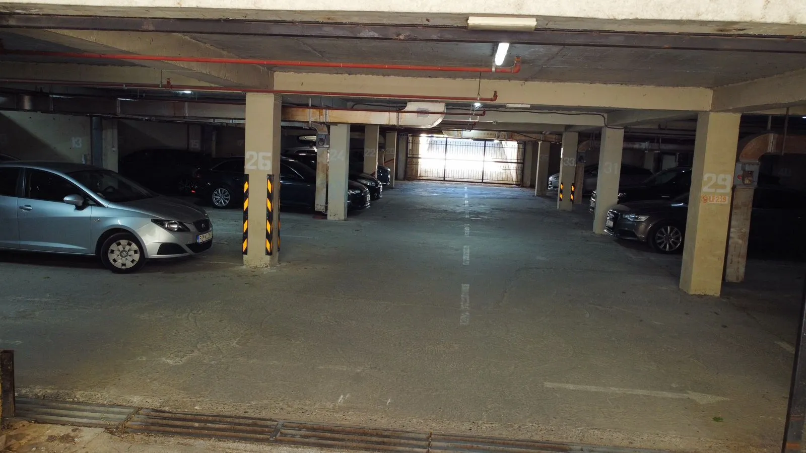 Rent, parking/garage, 15m², Blok 9, Podgorica