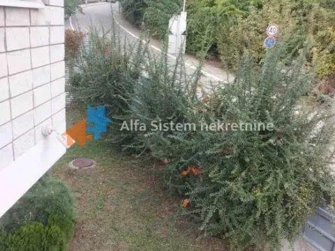 Izdavanje, kuća, 300m², Savski Venac, Beograd - image 16