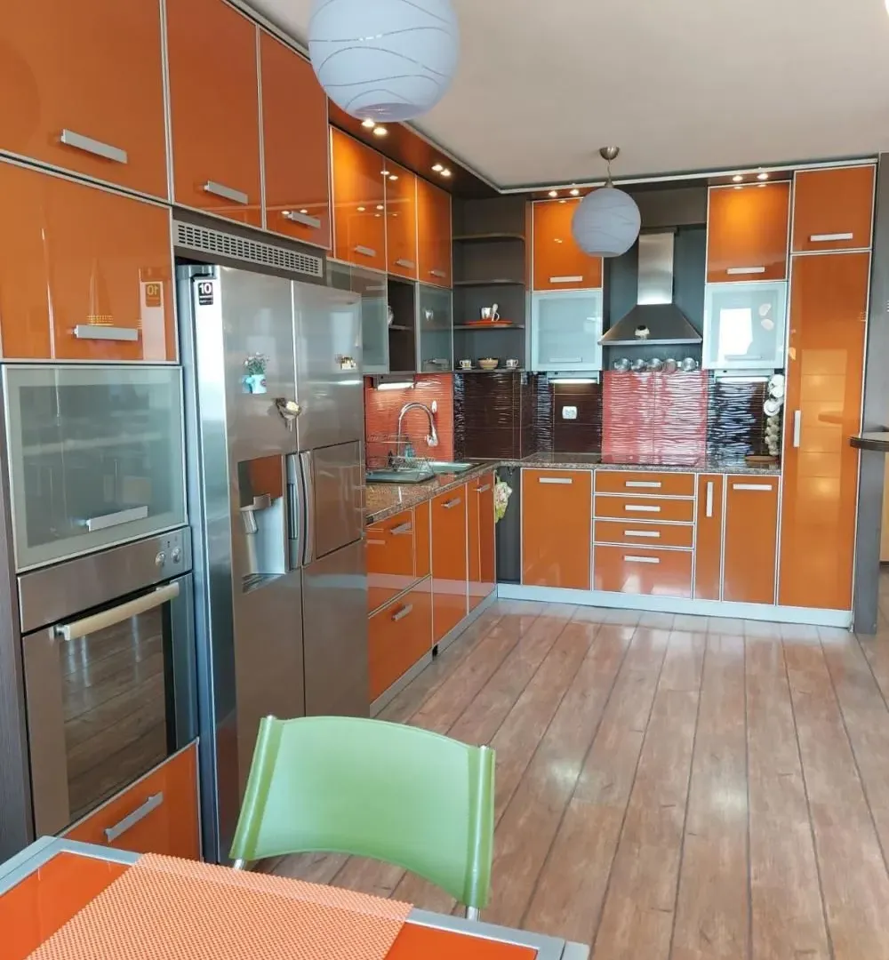 Izdavanje, četvorosoban stan, 115m², Hala Pionir, Palilula Sve Podlokacije