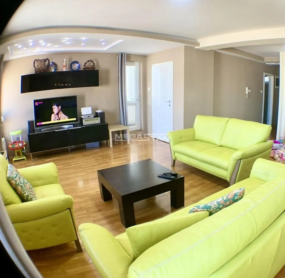 Sale, four bedroom apartment, 157m², Đeram Pijaca, Beograd