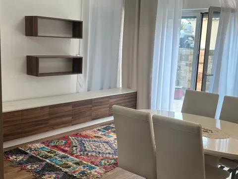 Izdavanje, garsonjera, 40m², Dobrota, Kotor - image 7