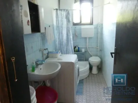 Prodaja, kuća, 150m², Bunar, Jagodina - image 18