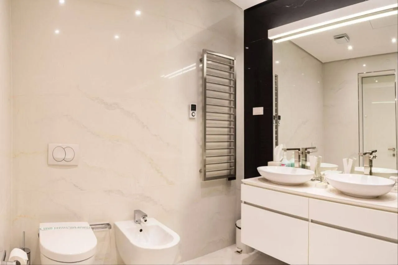 Prodaja, trosoban stan, 255m², Dukley Gardens, Budva