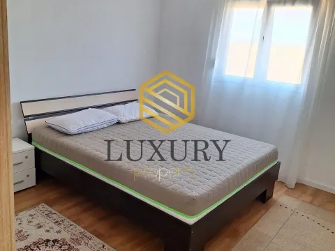 Izdavanje, kuća, 170m², Golubovci, Podgorica - image 10